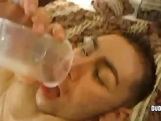 Dude Dare Cash Be incumbent on Cum