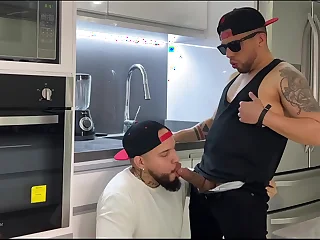 Luego del gym nos mamamos las vergas para relajarnos